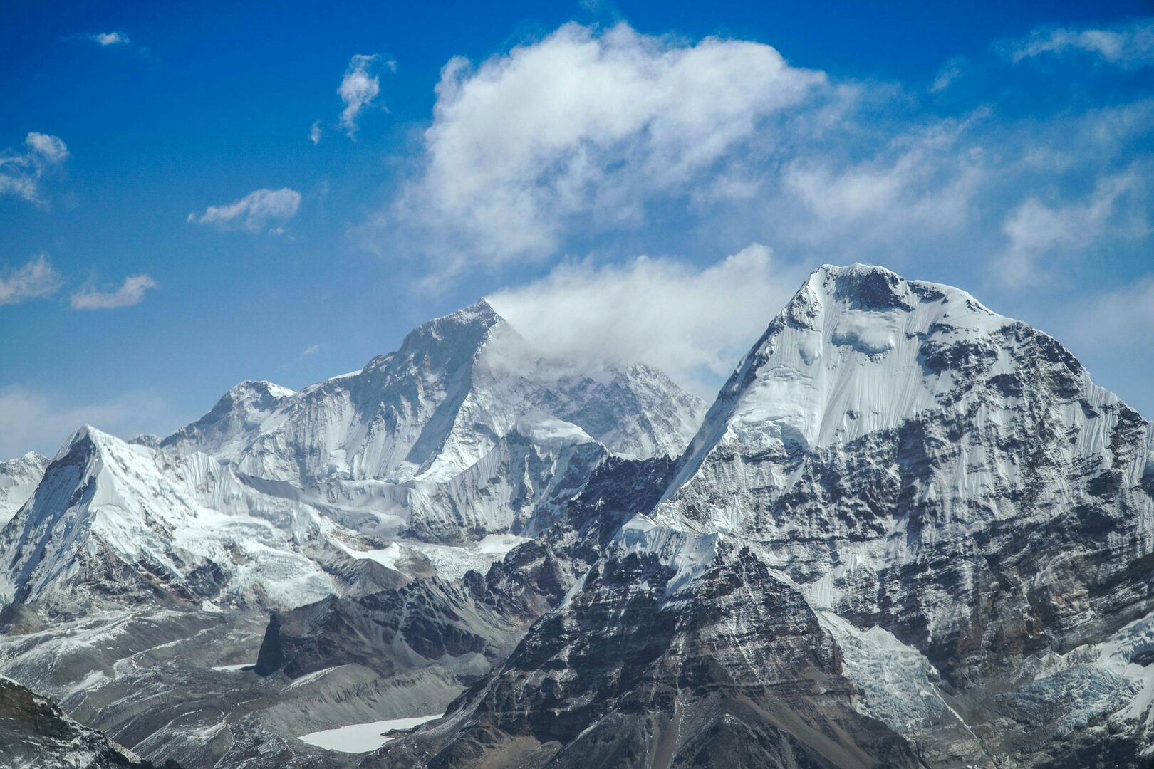 Hiking in Himalayas near Makalu